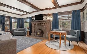 Oak Suite
